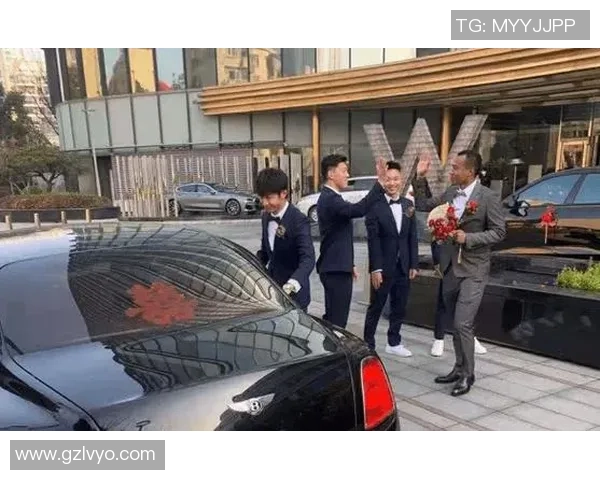 申花足球明星与模特妻子的爱情故事揭示了运动员背后的温暖与支持