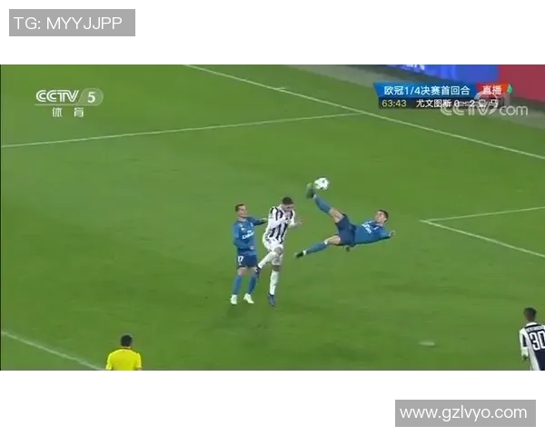 足球明星在赛场失利后情绪崩溃泪洒球场引发球迷心痛共鸣